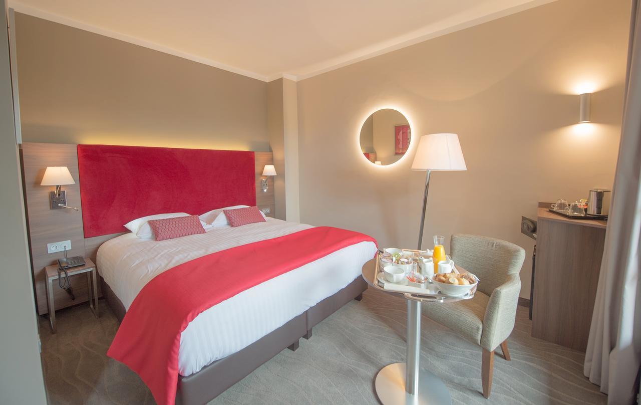 Hotel Lou Castelet Карос Екстериор снимка