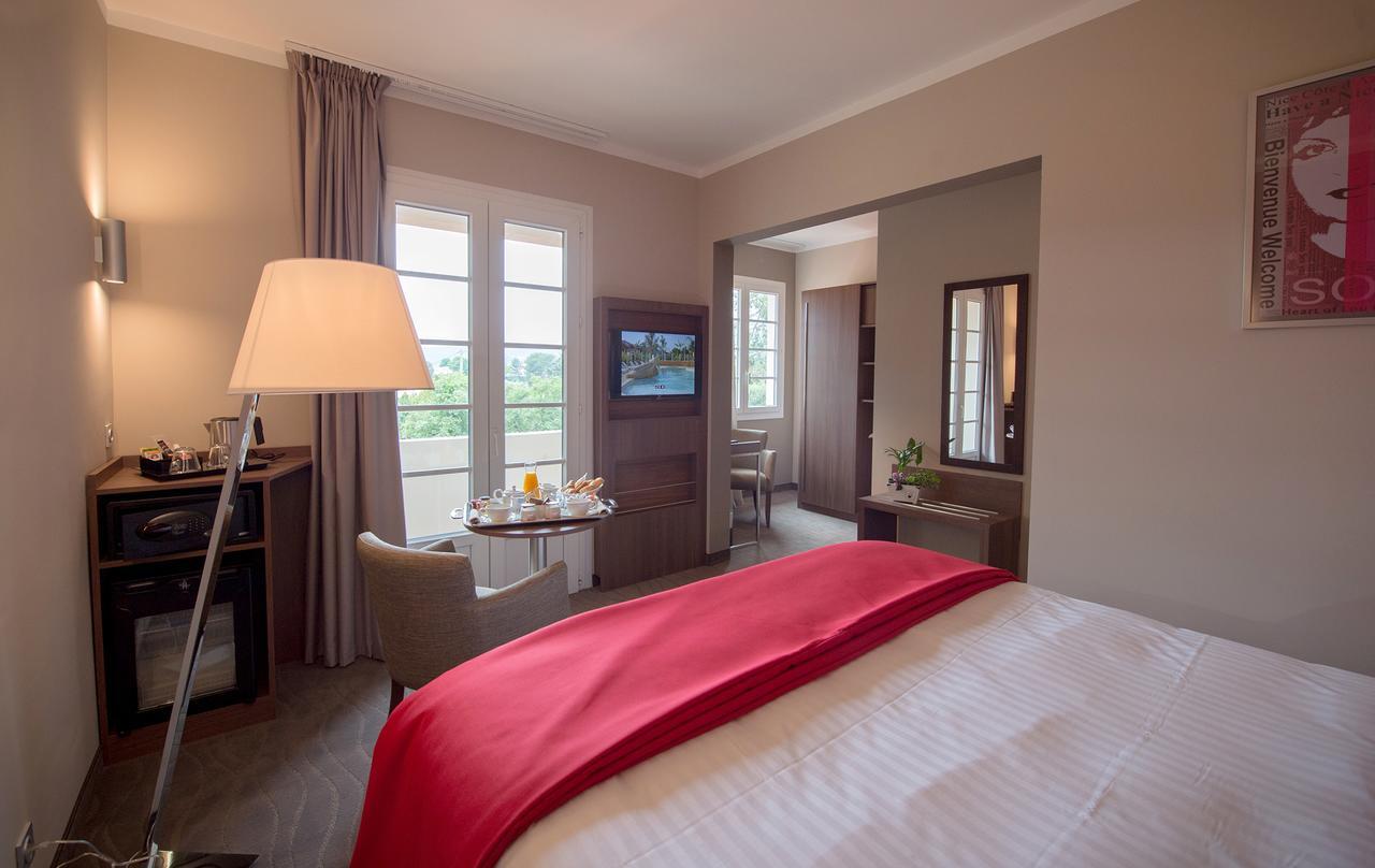 Hotel Lou Castelet Карос Екстериор снимка