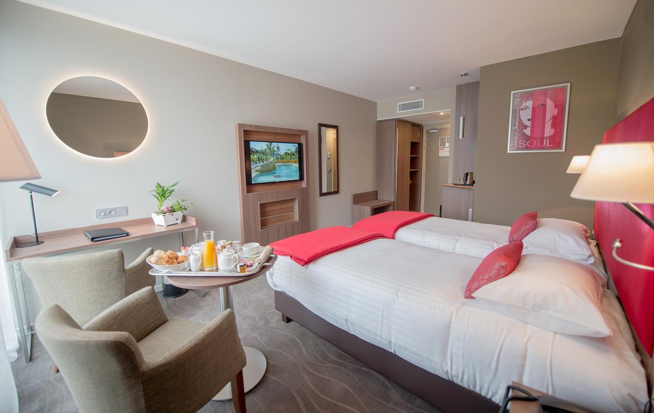 Hotel Lou Castelet Карос Екстериор снимка