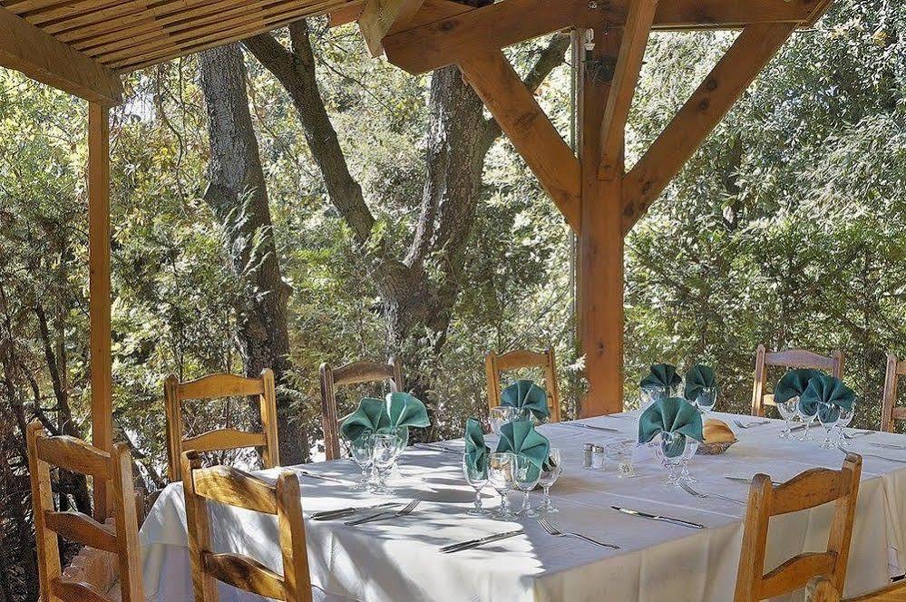 Hotel Lou Castelet Карос Екстериор снимка