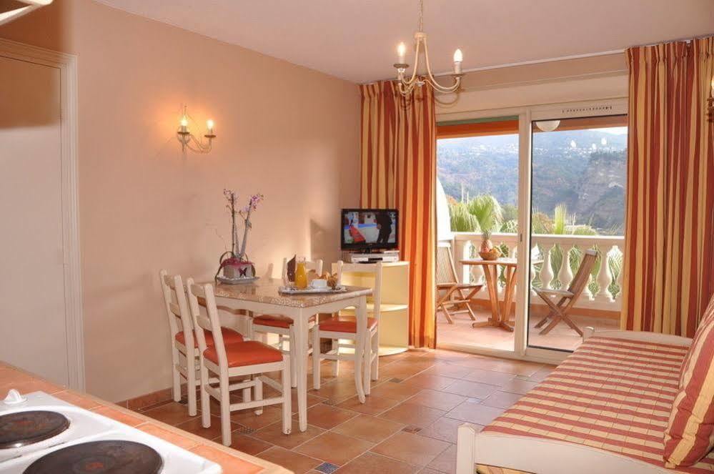 Hotel Lou Castelet Карос Екстериор снимка